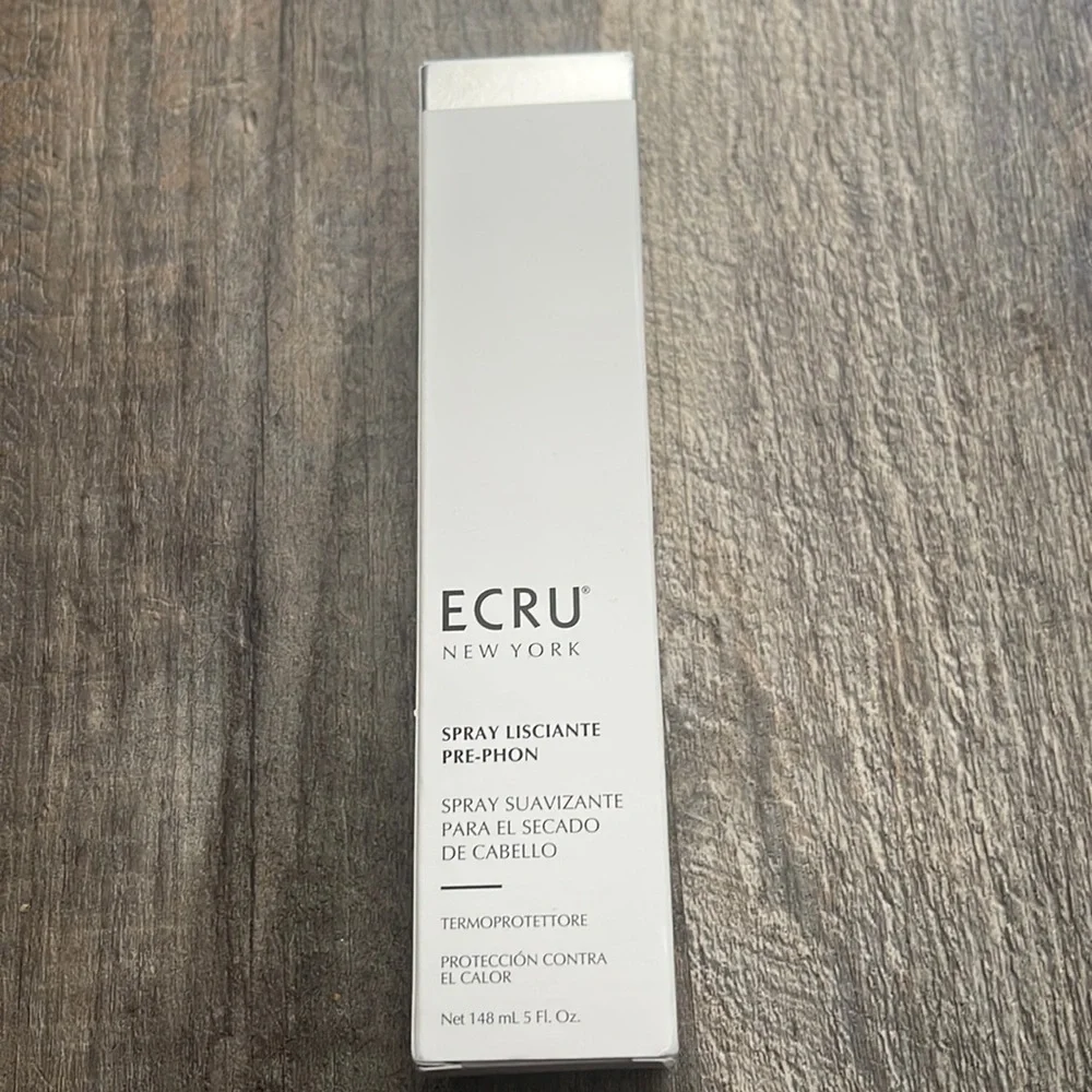 Ecru smoothing blow-dry spray